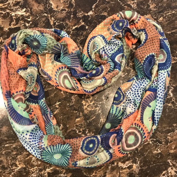 Colorful Loop Scarf - Picture 2 of 3